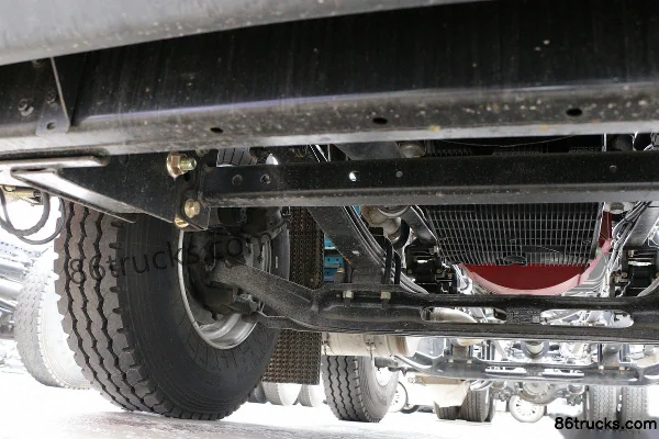 Foton Auman EST 470 hp 8X4(12 wheels) 9.53m panel cargo truck (high roof) Chassis (2) | 86Trucks
