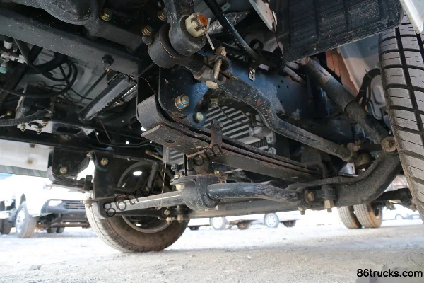 Feidi DX 127 ch 4X2(6 roues) 3,02 m cabine double plateau ridelles (China VI) Châssis (2) | 86Trucks