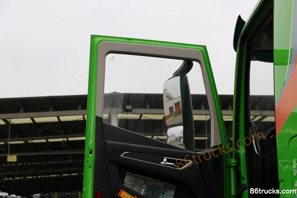 SAIC Hongyan Jiehu H6 8X4(12 roues) 5,8m camion benne à décharge de terre électrique pur (China VI) Cabine (2) | 86Trucks