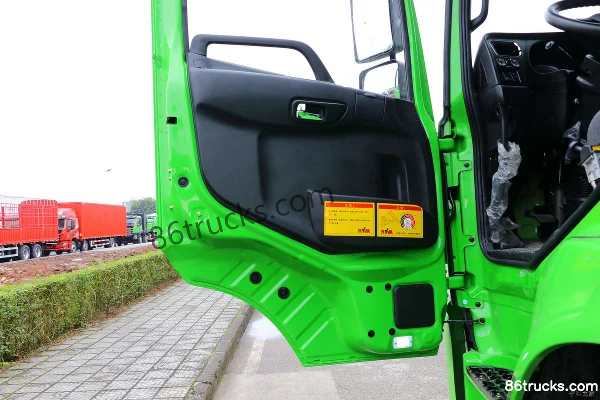 SAIC Hongyan Jiebao C6 240hp 4X2(6 wheels) 5.8m Dump Truck (China VI) Cab (2) | 86Trucks