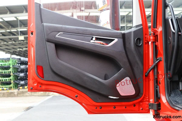 SAIC Hongyan Jiebao Standard Load Edition 245hp 6X2(8 wheels) 9.8m Stake Cargo Truck Cab (3) | 86Trucks
