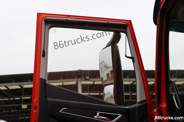 SAIC Hongyan Jiebao Standard Load Edition 245hp 6X2(8 wheels) 9.8m Stake Cargo Truck Cab (2) | 86Trucks