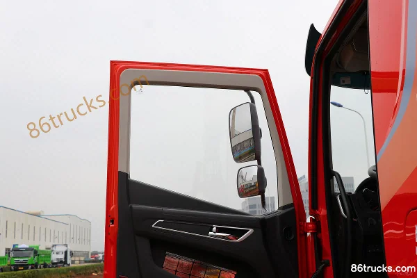 SAIC Hongyan Jiehu H6 350 hp 8X4(12 wheels) Truck-mounted Crane Cab (2) | 86Trucks