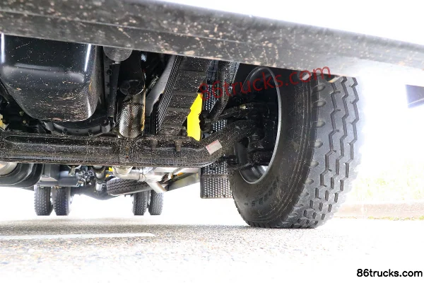 SAIC Hongyan Genlyon C6 330 hp 4X2(6 wheels) wrecker (Yuehai brand) Chassis (3) | 86Trucks