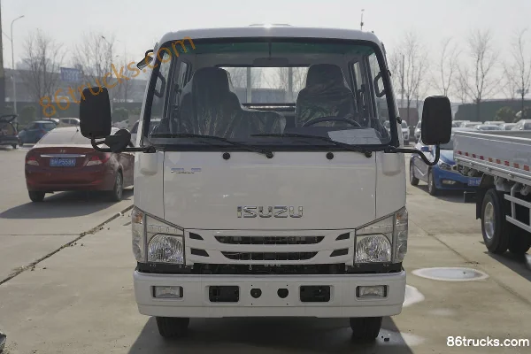 Qingling Isuzu 100P 120hp 4X2(6 wheels) 3.235m double-row flatbed light truck Exterior (2) | 86Trucks