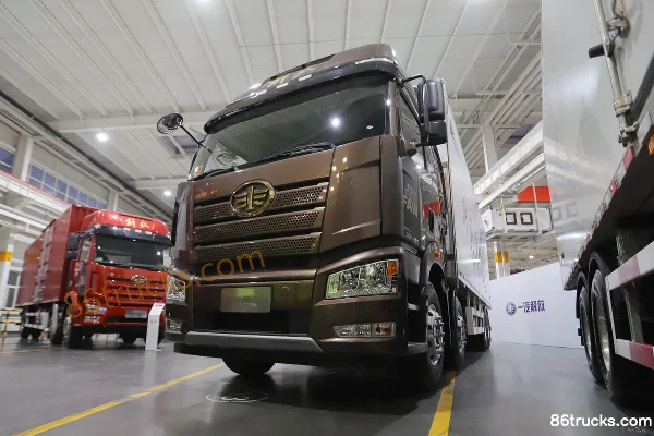FAW Jiefang New J6P Heavy Truck Pilot Edition 3.0 460 hp 8X4(12 wheels) Refrigerated Truck (China VI) (CA5320XLCP66K24L7T4E6) Exterior (3)