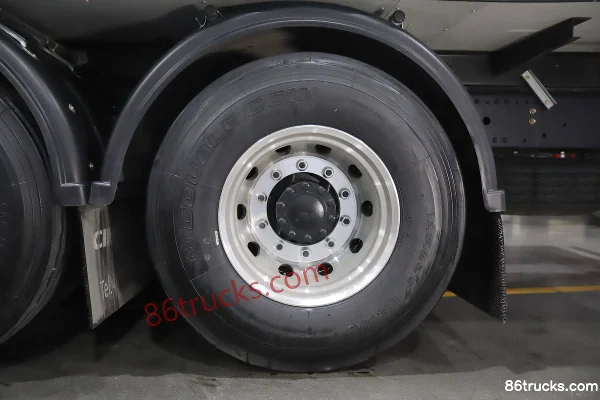 FAW Jiefang New J6P Heavy Truck Pilot Edition 3.0 460 hp 8X4(12 wheels) Refrigerated Truck (China VI) (CA5320XLCP66K24L7T4E6) Chassis (2)