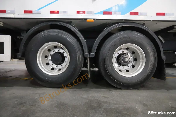 FAW Jiefang New J6P Heavy Truck Pilot Edition 3.0 460 hp 8X4(12 wheels) Refrigerated Truck (China VI) (CA5320XLCP66K24L7T4E6) Chassis (1)