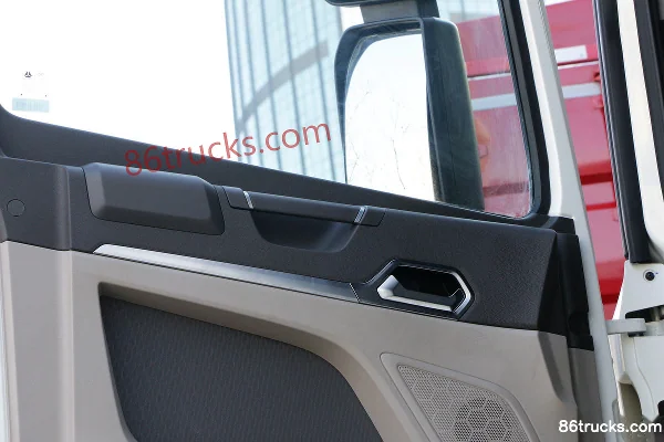 Sinotruk HOWO MAX 350 hp 6X2(8 wheels) 9.6m Box Cargo Truck (China VI) (9-speed) Cab (2) | 86Trucks