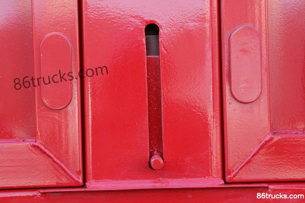 Sinotruk HOWO MAX, 490 ch, 8X4(12 roues) , camion porteur à ridelles et grille à cabine demi-avancée de 9,55 m (China VI) Carrosserie (3)