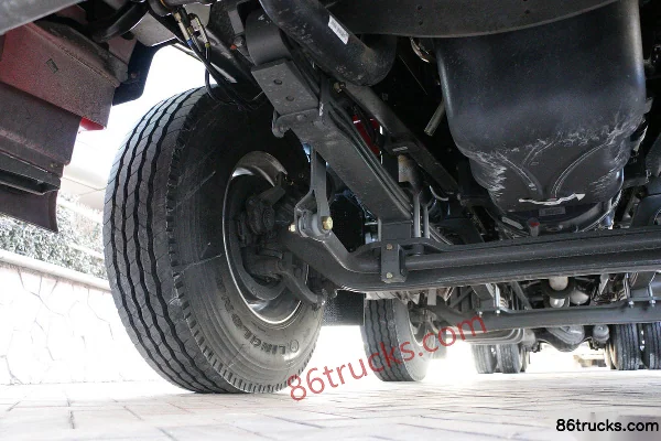 Sinotruk HOWO MAX, 490 ch, 8X4(12 roues) , camion porteur à ridelles et grille à cabine demi-avancée de 9,55 m (China VI) Châssis (2) | 86Tr