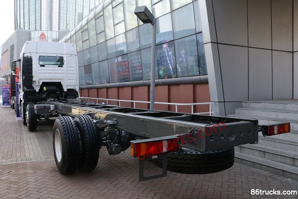 Sinotruk Sitrak G7 Heavy Truck 270 hp 4X2(6 wheels) 6.75 m Flatbed Cargo Truck (China VI) (Sinotruk 8-Speed) Exterior (3) | 86Trucks