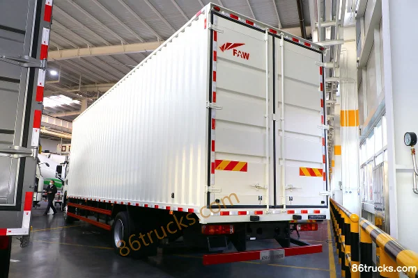 FAW Jiefang Qingdao JK6 camion moyen série leader 260 ch 4X2(6 roues) camion fourgon 9,75 m boîte automatique AMT (China VI) Extérieur (3)