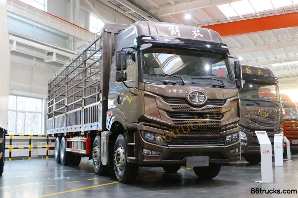 FAW Jiefang Qingdao Han V2.0 380hp 8X4(12 wheels) 9.5m Stake Cargo Truck Exterior