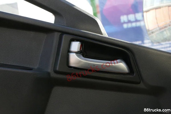 Sinotruk HOWO Blue Cube Hanjiang 4.15m Electric Refrigerated Truck (China VI) 81.14kWh 4X2(6 wheels) Cab (2) | 86Trucks