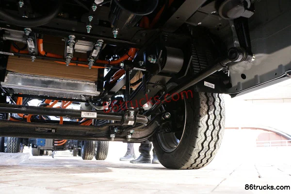Sinotruk HOWO Zhixiang Electric Flatbed Chassis 81.14kWh 4X2(6 wheels) (3) | 86Trucks