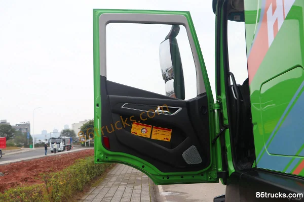 SAIC Hongyan Jiehu H6 6X4(10 roues) camion benne 100% électrique à échange de batterie 5,6 m 282 kWh Cabine (1) | 86Trucks