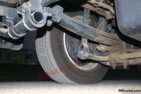 SAIC Hongyan Genlyon C6 Standard Load Edition 320 hp 4X2(6 wheels) Center Axle Vehicle Transporter (China VI) Chassis (2) | 86Trucks