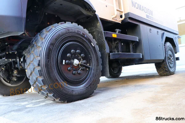 FAW Jiefang M41 Chassis 320hp 4X4(6 wheels) Wanderer Off-road RV (Nomadisen) (3) | 86Trucks