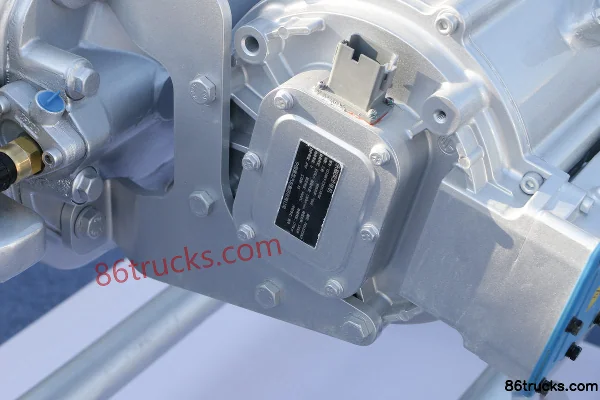 Sinotruk 9T Electric Drive Axle Exterior (3) | 86Trucks