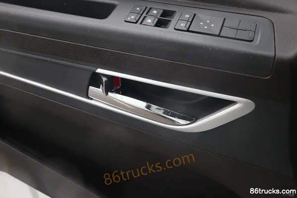 SAIC Hongyan Genlyon C6 PLUS Speed Edition 480hp 4X2(6 wheels) Tractor Truck (China VI) Cab (2) | 86Trucks