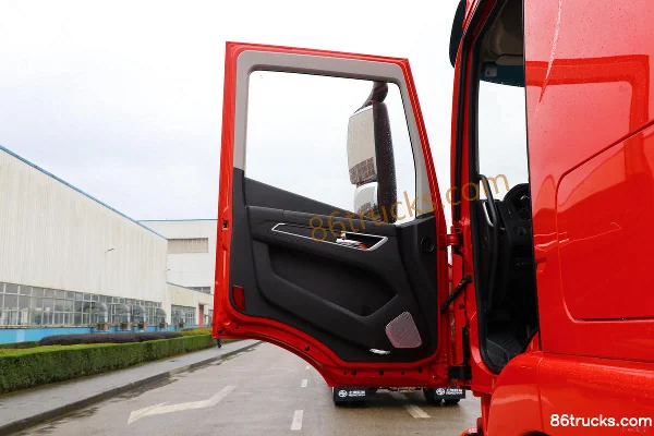SAIC Hongyan Genlyon M500 heavy truck lightweight version 390hp 4X2(6 wheels) dangerous goods tractor truck Cab (1) | 86Trucks