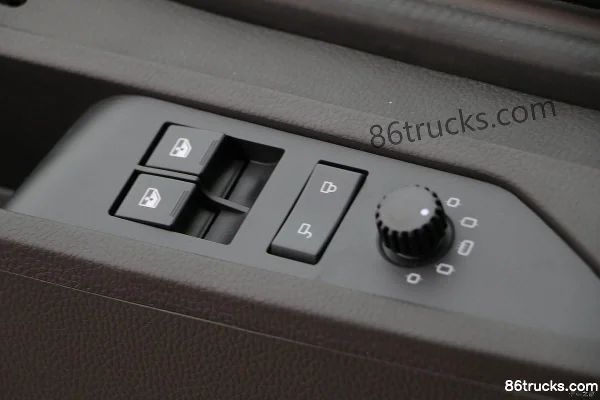 Sinotruk HOWO TH7 heavy truck 500 hp 6X4(10 wheels) tractor truck (China VI) (ratio 3.08) Cab (3) | 86Trucks