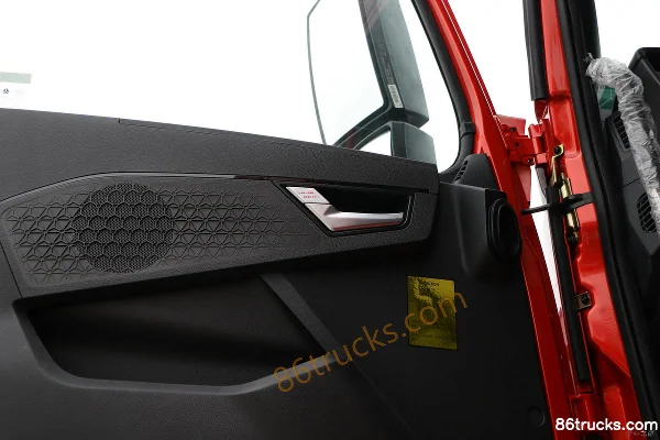Sinotruk HOWO TH7 heavy truck 500 hp 6X4(10 wheels) tractor truck (China VI) (ratio 3.08) Cab (2) | 86Trucks