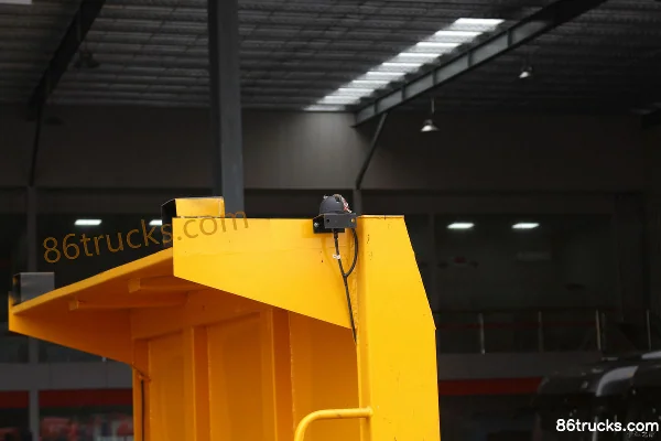 JAC Gallop K5X Heavy Truck 350 hp 8X4(12 wheels) 6.8m Dump Truck Body (3) | 86Trucks