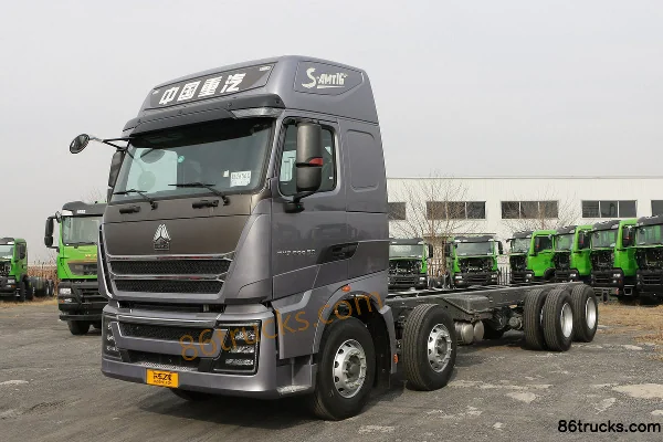 Sinotruk HOWO TH7 Heavy Truck 490 hp 8X4(12 wheels) 8.6m Stake Cargo Truck (China VI) Exterior (3) | 86Trucks