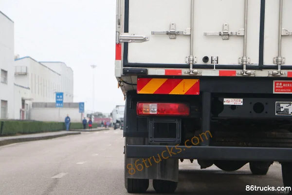 SAIC Hongyan Jiebao H6 240 hp 4X2(6 wheels) 6.8m Refrigerated Truck (China VI) Body (3) | 86Trucks