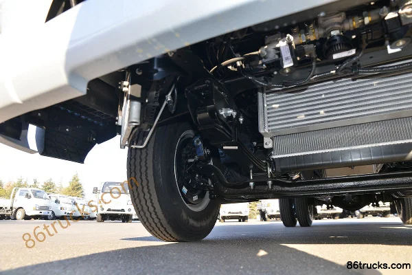 JAC Shuailing Q6 130hp 4X2(6 wheels) 4.18m Single Row Flatbed Light Truck (China VI) Chassis (2) | 86Trucks