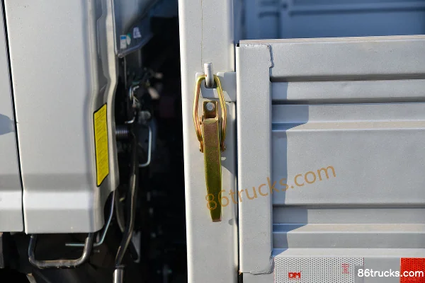 JAC Shuailing Q6 130hp 4X2(6 wheels) 4.18m Single Row Flatbed Light Truck (China VI) Body (3) | 86Trucks