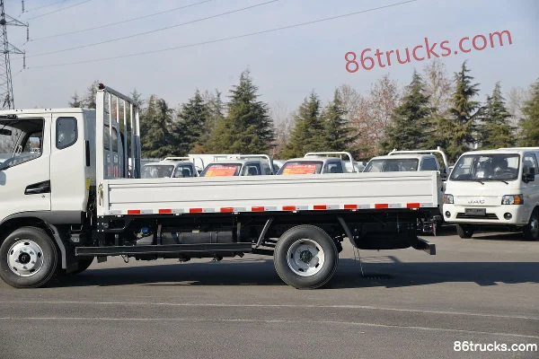 JAC Shuailing E version moyenne 136 ch 4X2(6 roues) camion léger à ridelles 3,89 m cabine avec couchette (China VI) Carrosserie (2) | 86Truc