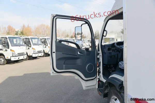 JAC Shuailing E Medium Body 150 hp 4X2(6 wheels) 4.03m Refrigerated Truck Cab (1) | 86Trucks