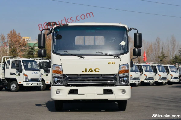 JAC Shuailing Q6 Comfort 136hp 4X2(6 wheels) 3.85m Half Row Flatbed Light Truck (China VI) Exterior (2) | 86Trucks