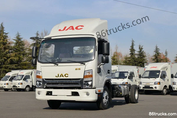 JAC Shuailing Q6 130 ch 4X2(6 roues) camion léger à ridelles à cabine simple 4,18 m (China VI) Extérieur (3) | 86Trucks