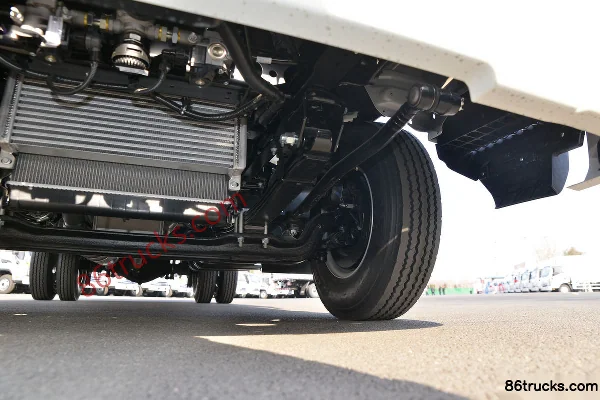 JAC Shuailing Q6 Comfort 136hp 4X2(6 wheels) 3.85m Half Row Flatbed Light Truck (China VI) Chassis (3) | 86Trucks