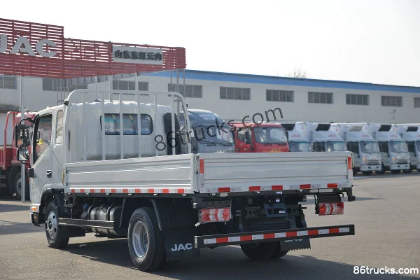 JAC Shuailing Q6 Comfort 136hp 4X2(6 wheels) 3.85m Half Row Flatbed Light Truck (China VI) Body (3) | 86Trucks