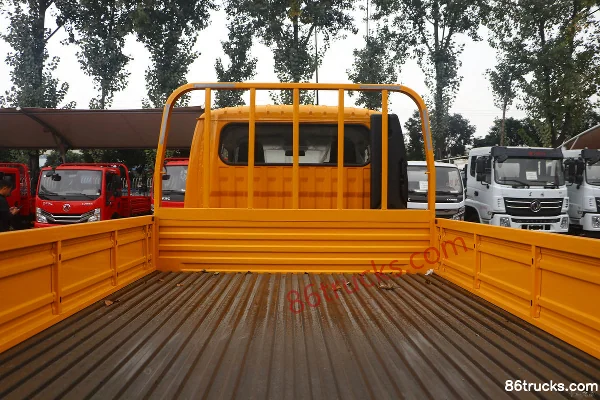 Dongfeng Duolika D6 115 hp 4X2(6 wheels) 3.25m Double Row Flatbed Light Truck (China VI) Body (3) | 86Trucks