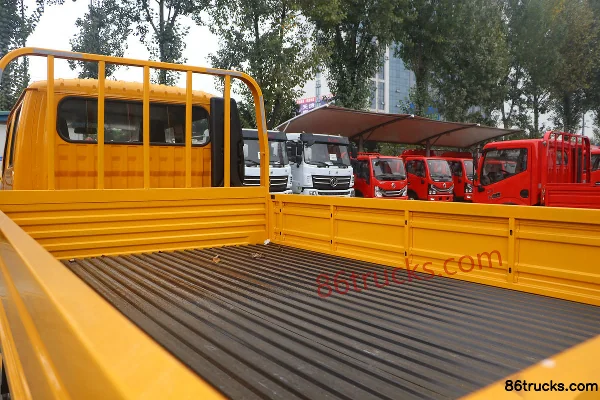 Dongfeng Duolika D6 115 hp 4X2(6 wheels) 3.25m Double Row Flatbed Light Truck (China VI) Body (2) | 86Trucks