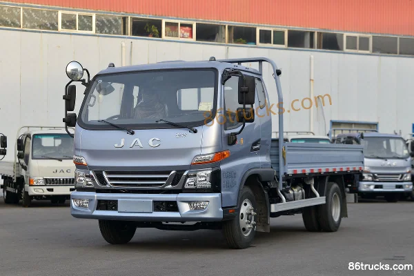 JAC Junling V6 150 hp 4X2(6 wheels) 3.89m Half Row Flatbed Light Truck (China VI) Exterior (3) | 86Trucks