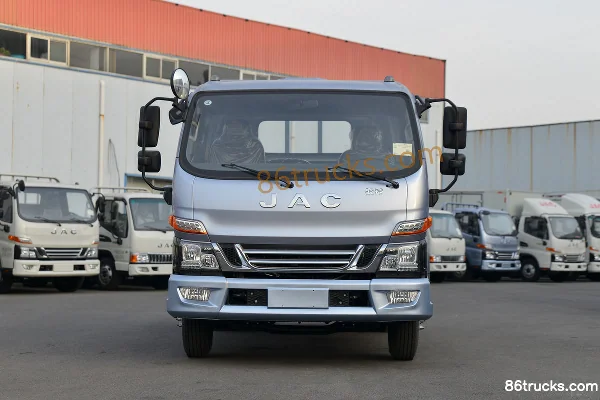 JAC Junling V6 150 hp 4X2(6 wheels) 3.89m Half Row Flatbed Light Truck (China VI) Exterior (2) | 86Trucks