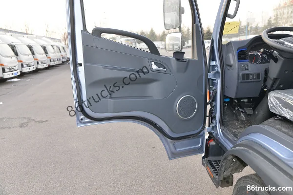 JAC Junling V6 150 hp 4X2(6 wheels) 3.89m Half Row Flatbed Light Truck (China VI) Cab (2) | 86Trucks