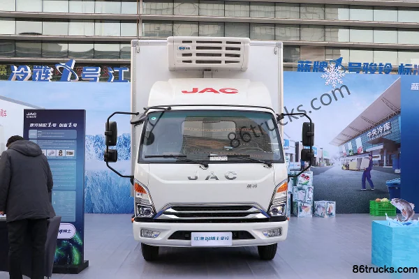 JAC Kangling J6 Ice Doctor 160hp 4X2(6 wheels) 4.03m refrigerated truck (China VI) Exterior