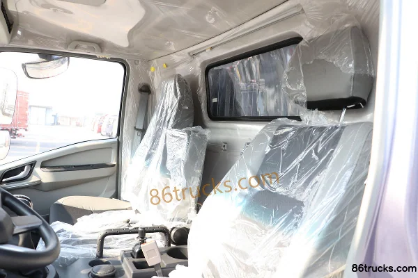 Sinotruk HOWO Tongshuai 160hp 4X2(6 wheels) 4.15m Single Row Flatbed Light Truck (China VI) (Medium Body) Cab (1) | 86Trucks