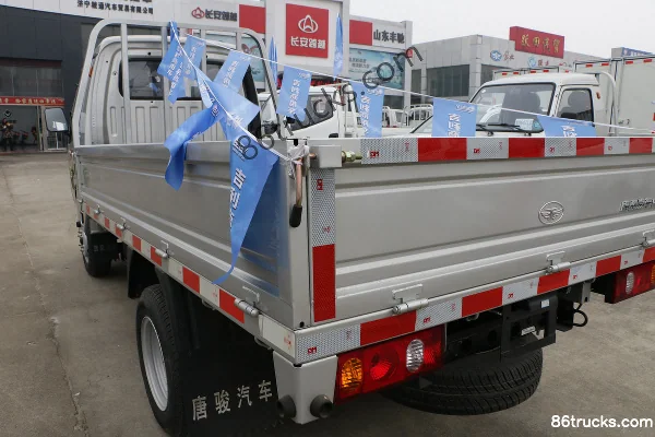Tangjun Ouling Sailing F3-1 1.5L 112hp 4X2(6 wheels) Gasoline 3.3m Single Row Flatbed Mini Truck (China VI) Body (3) | 86Trucks