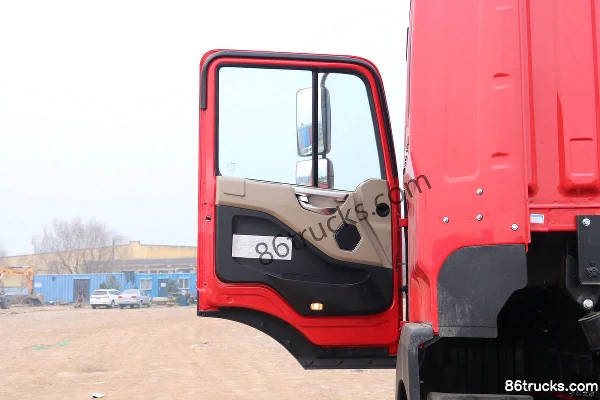 JAC Gallop A5W III Heavy Truck 290hp 6X2(8 wheels) 9.7m Wing Opening Box Cargo Truck Cab (1) | 86Trucks