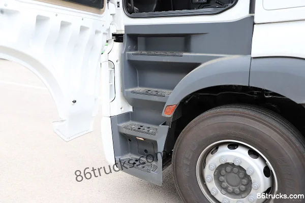 Mercedes-Benz New Actros Heavy Truck 510 hp 6X4(10 wheels) Tractor Truck (Model 2651) (China VI) Cab (2) | 86Trucks