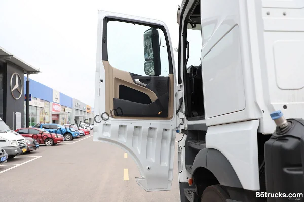Mercedes-Benz New Actros Heavy Truck 510 hp 6X4(10 wheels) Tractor Truck (Model 2651) (China VI) Cab (1) | 86Trucks